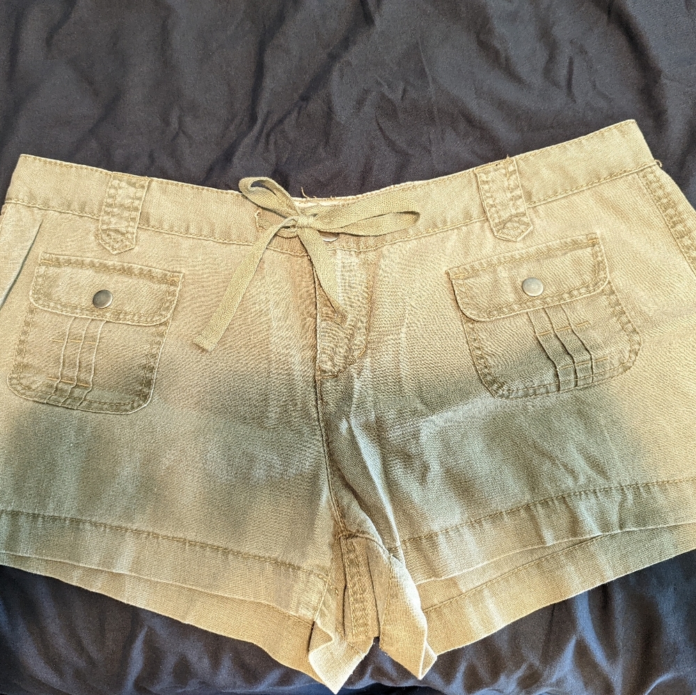 L.E.I shorts